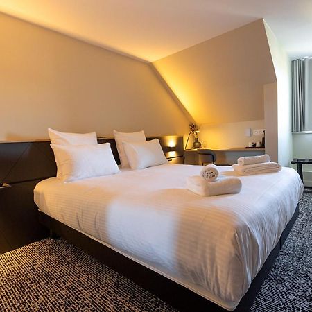 Logis Hotel & Restaurant Le Vert Bocage Franqueville-Saint-Pierre エクステリア 写真