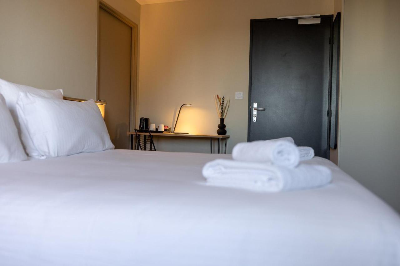 Logis Hotel & Restaurant Le Vert Bocage Franqueville-Saint-Pierre エクステリア 写真
