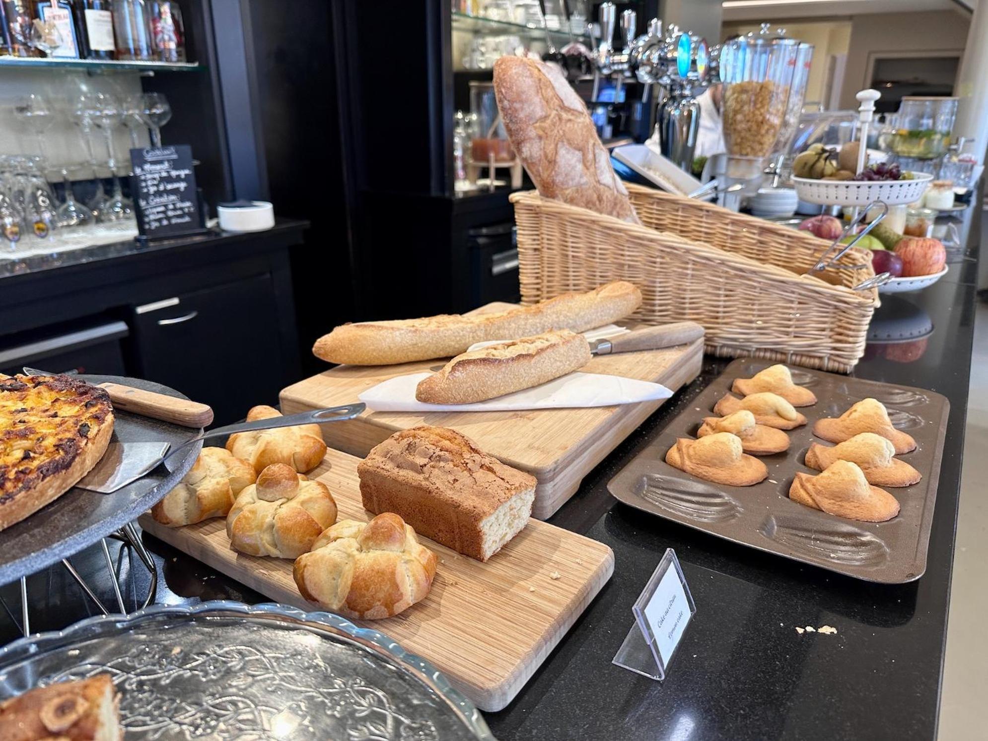 Logis Hotel & Restaurant Le Vert Bocage Franqueville-Saint-Pierre エクステリア 写真